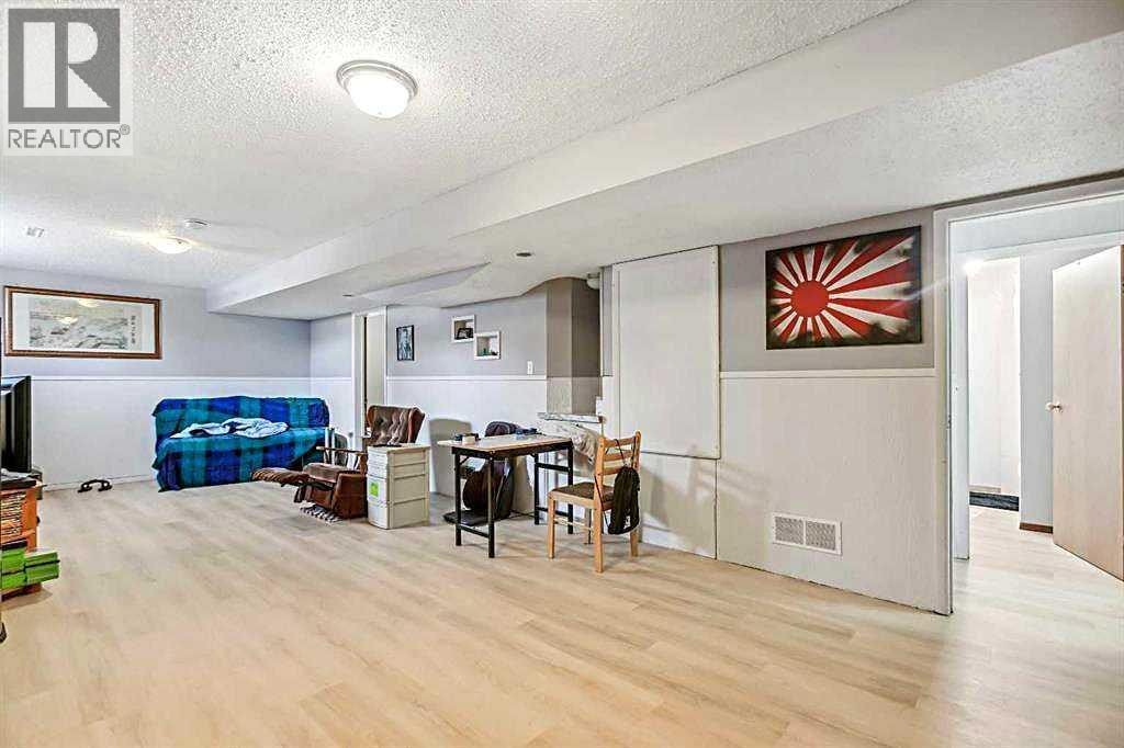 311 33 Avenue NE photo 9