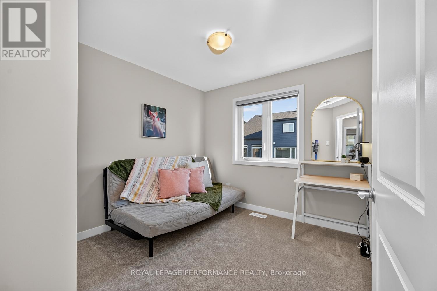 1016 Kijik Crescent