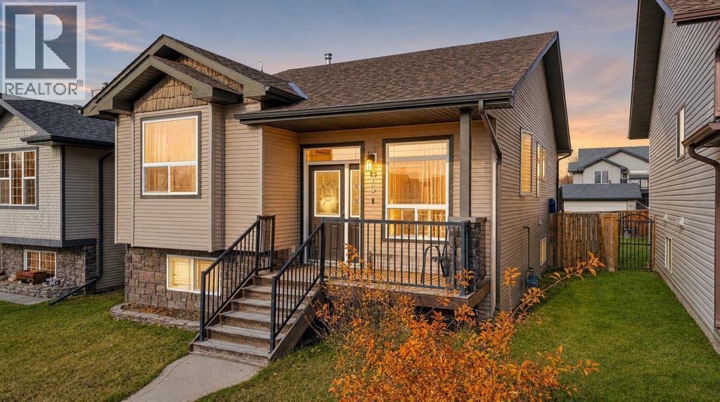 Photo of 15 Inkster Close, Red Deer