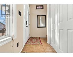 15 Inkster Close, Red Deer, AB T4R0A7 Photo 13