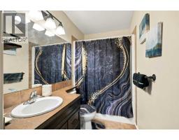 15 Inkster Close, Red Deer, AB T4R0A7 Photo 34
