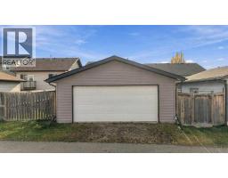 Bedroom - 15 Inkster Close, Red Deer, AB T4R0A7 Photo 6