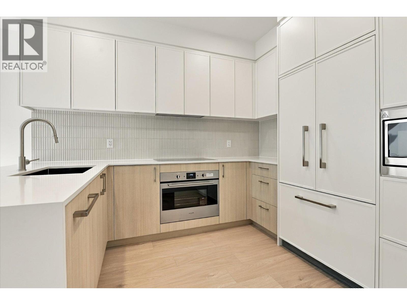 110 954 LYTTON STREET, North Vancouver - Image 1