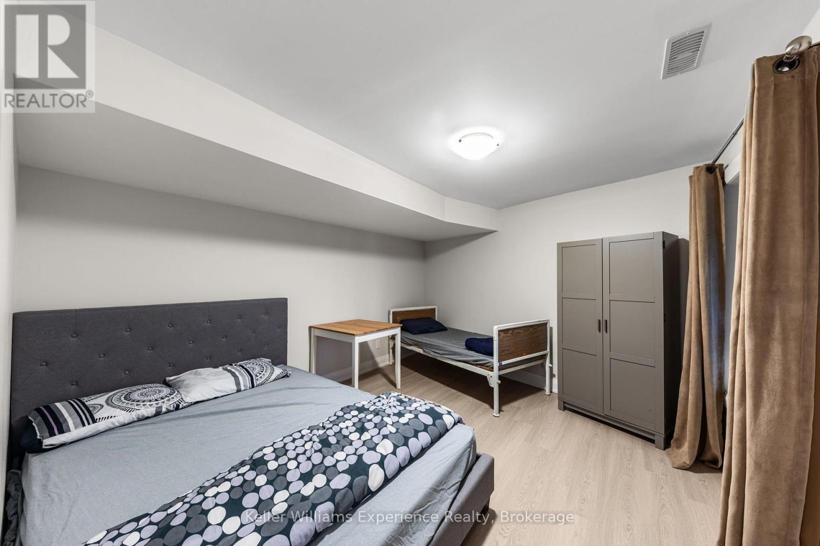 21 Lakeview Crescent, Tiny photo 28