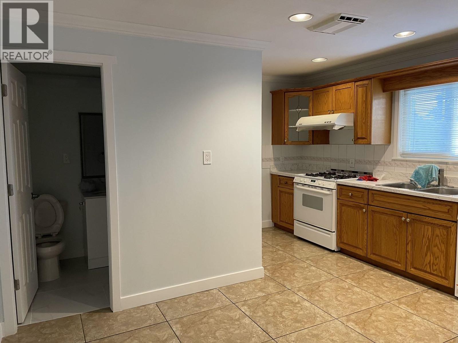6000 DAWSON STREET, Burnaby - Image 1