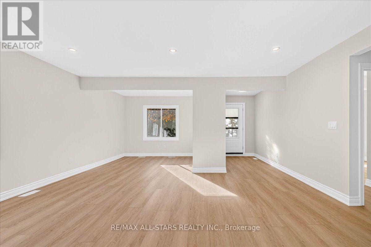 230 BAYVIEW AVENUE - 16