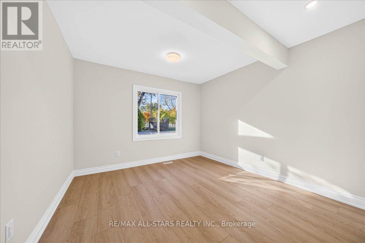 230 BAYVIEW AVENUE - 32