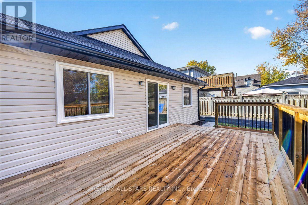230 BAYVIEW AVENUE - 39