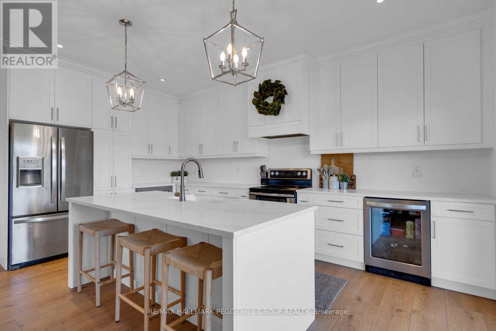 366 10th Line South, Oro-Medonte, ON photo 3