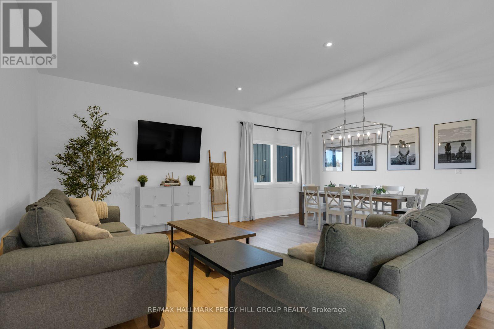 366 10th Line South, Oro-Medonte, ON photo 5