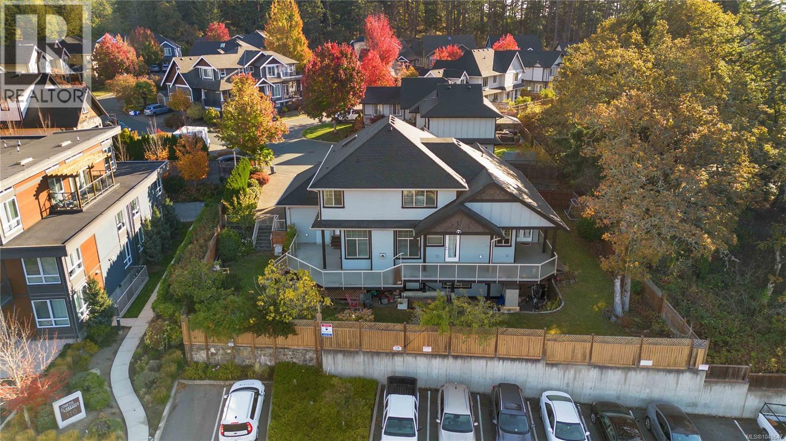 424 Nursery Hill Dr, View Royal - Image 1