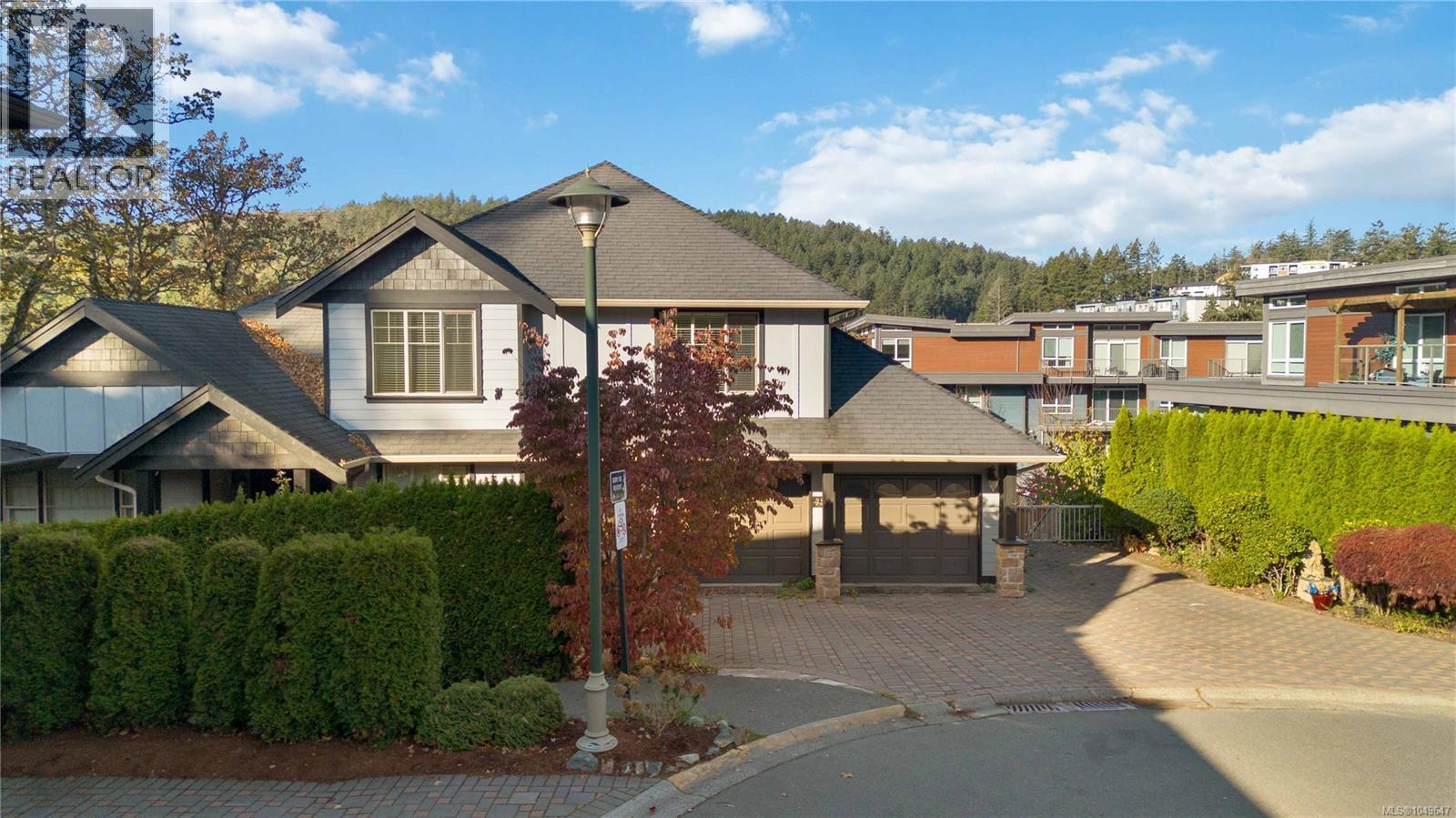 424 Nursery Hill Dr, View Royal - Image 1