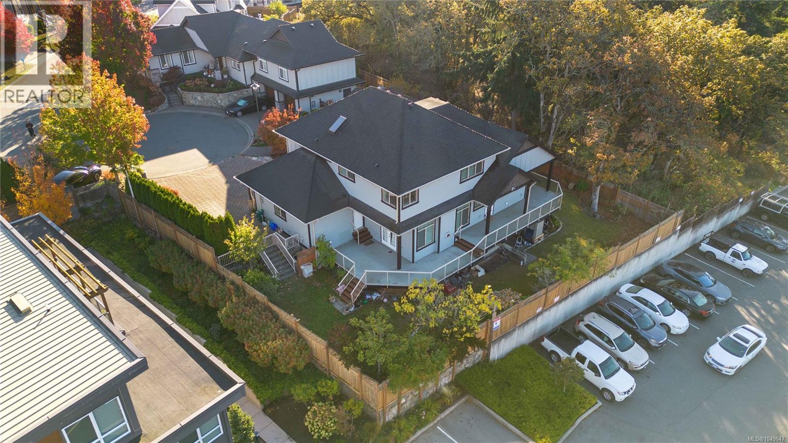 424 Nursery Hill Dr, View Royal - Image 1