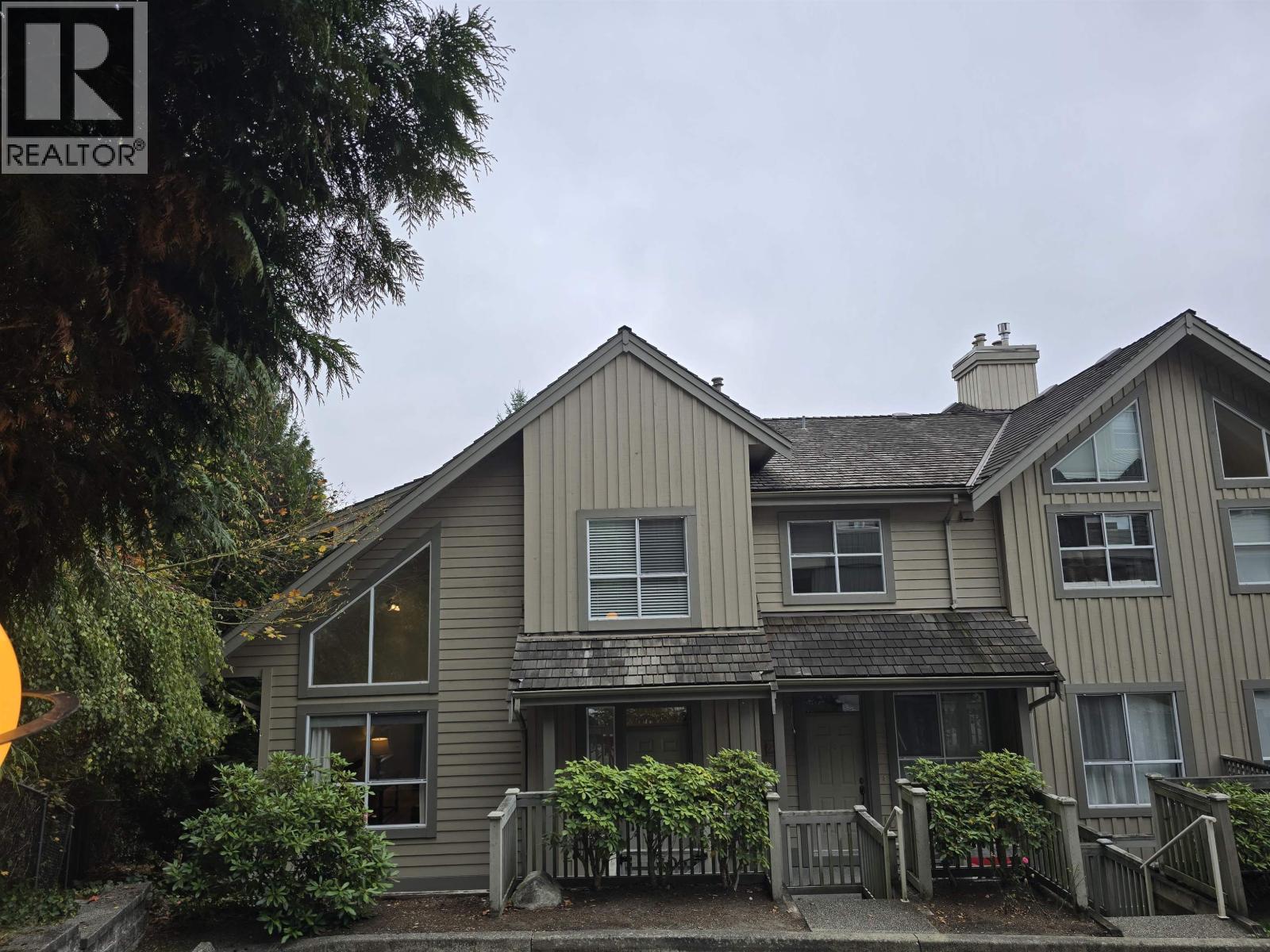 224 1465 PARKWAY BOULEVARD, Coquitlam
