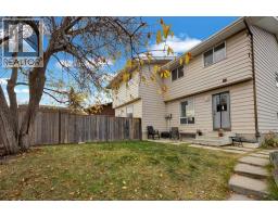35 Berkley Court Nw, Calgary, AB T3K1B7 Photo 32