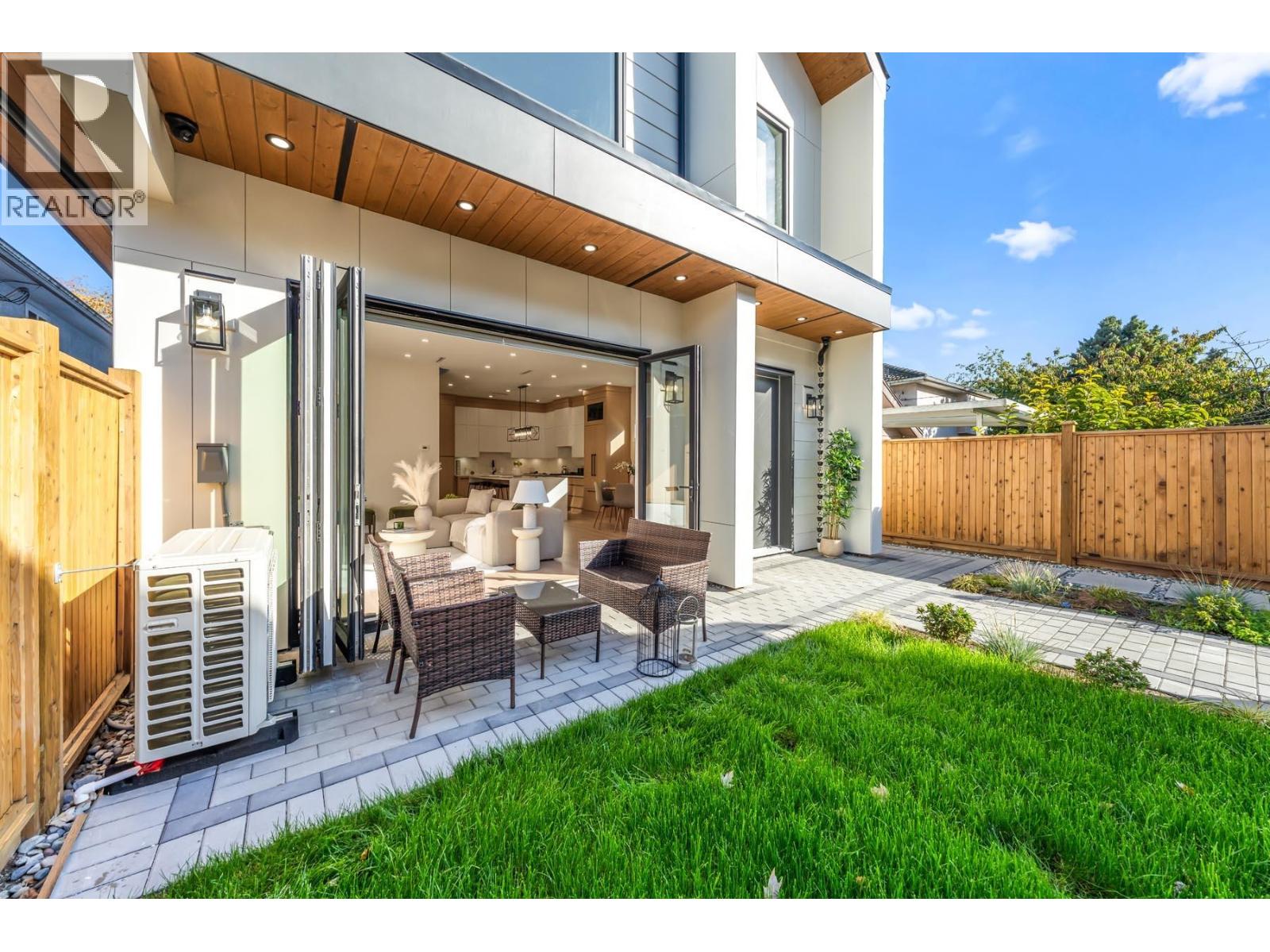 3 Bed, 3 Bath House for Sale in Vancouver – 2 2686 MCGILL STREET, Vancouver – MLS# R3177819 - Image 2