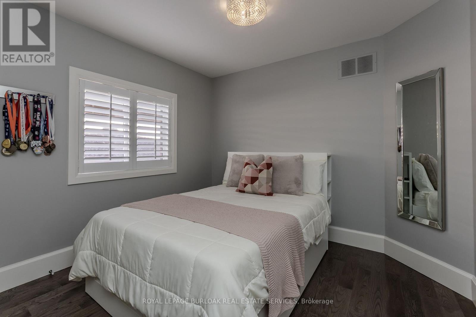 2248 Elmside Crescent, Burlington, ON photo 14