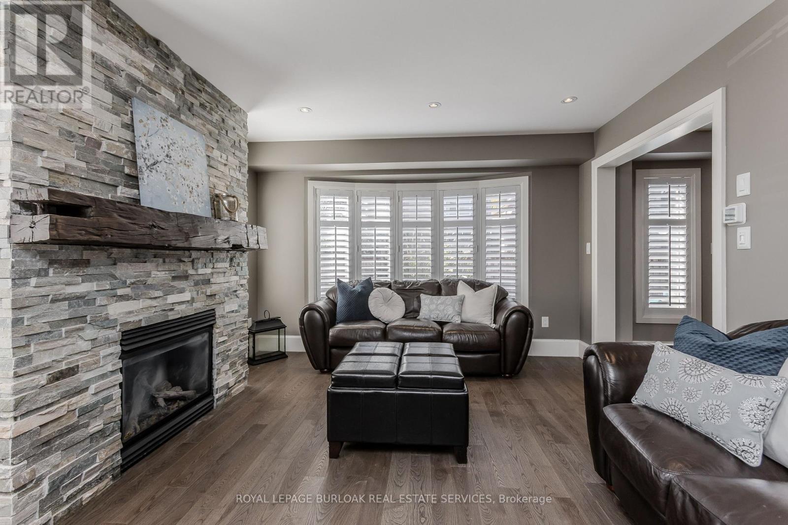 2248 Elmside Crescent, Burlington, ON photo 4