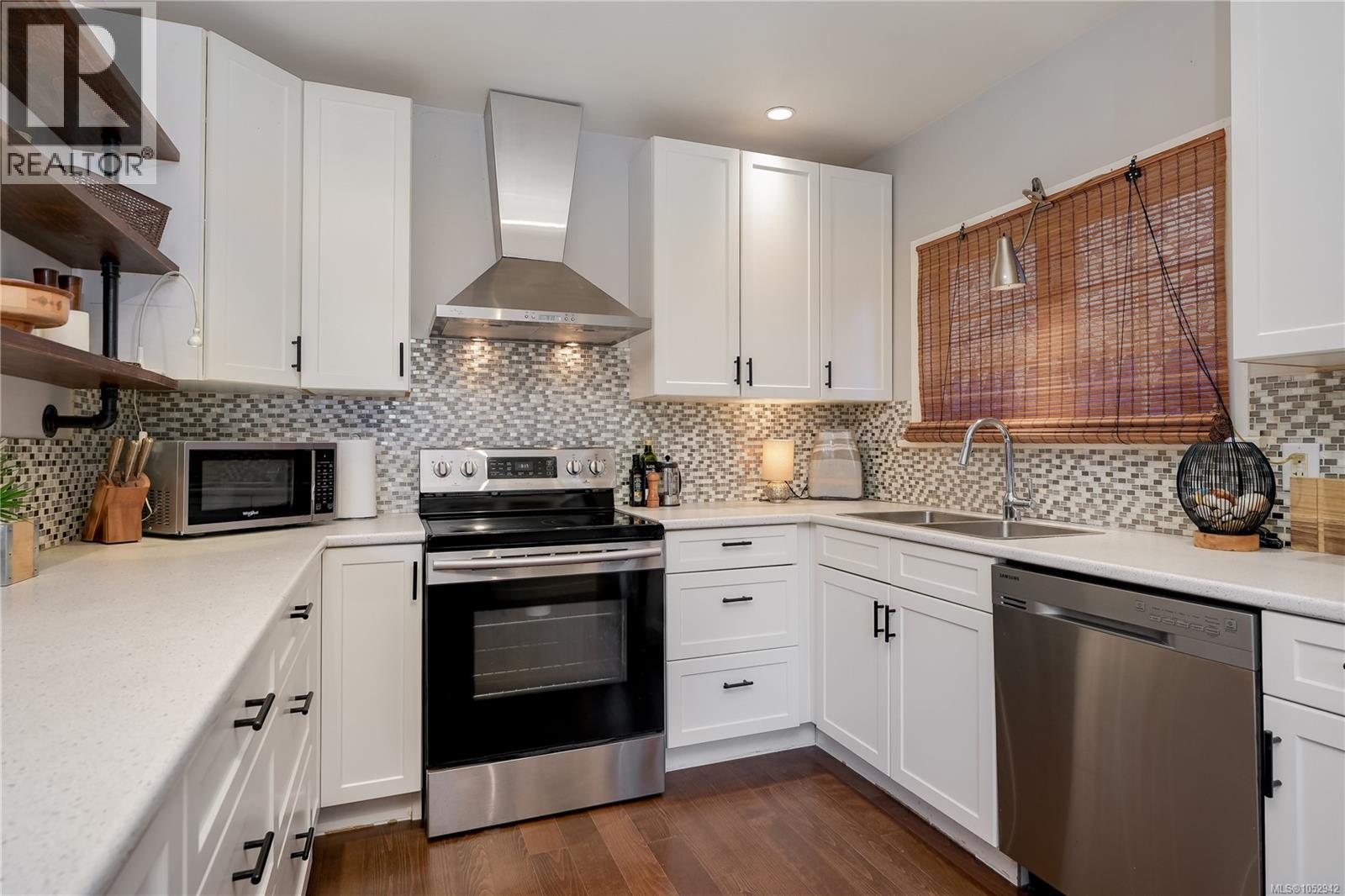  2043 Saseenos Road, Sooke