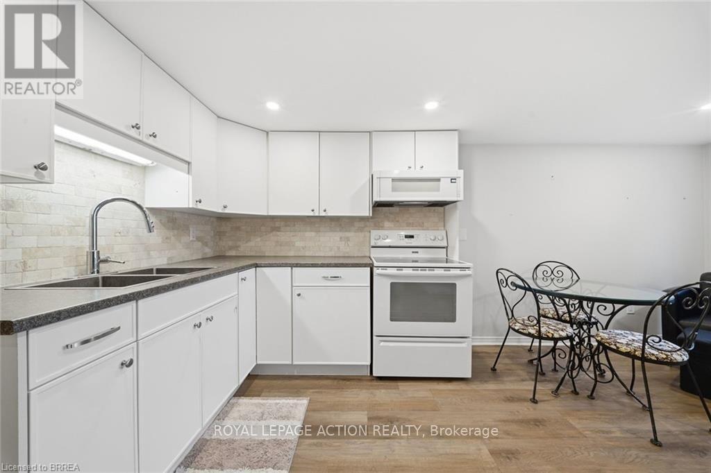 222 St George Street, Brantford, ON photo 27