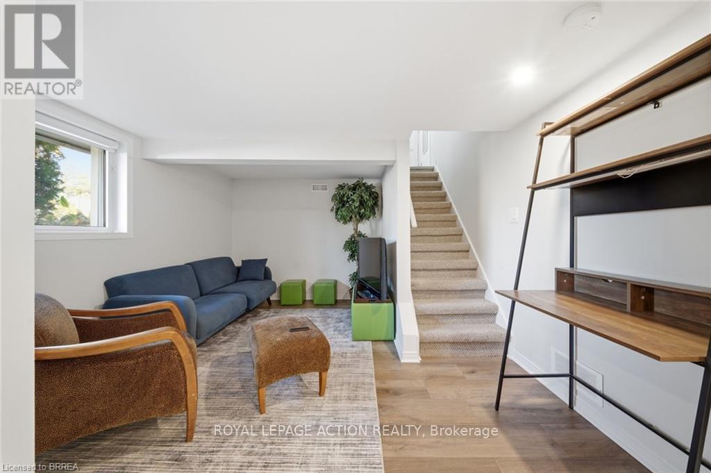 222 St George Street, Brantford, ON photo 31