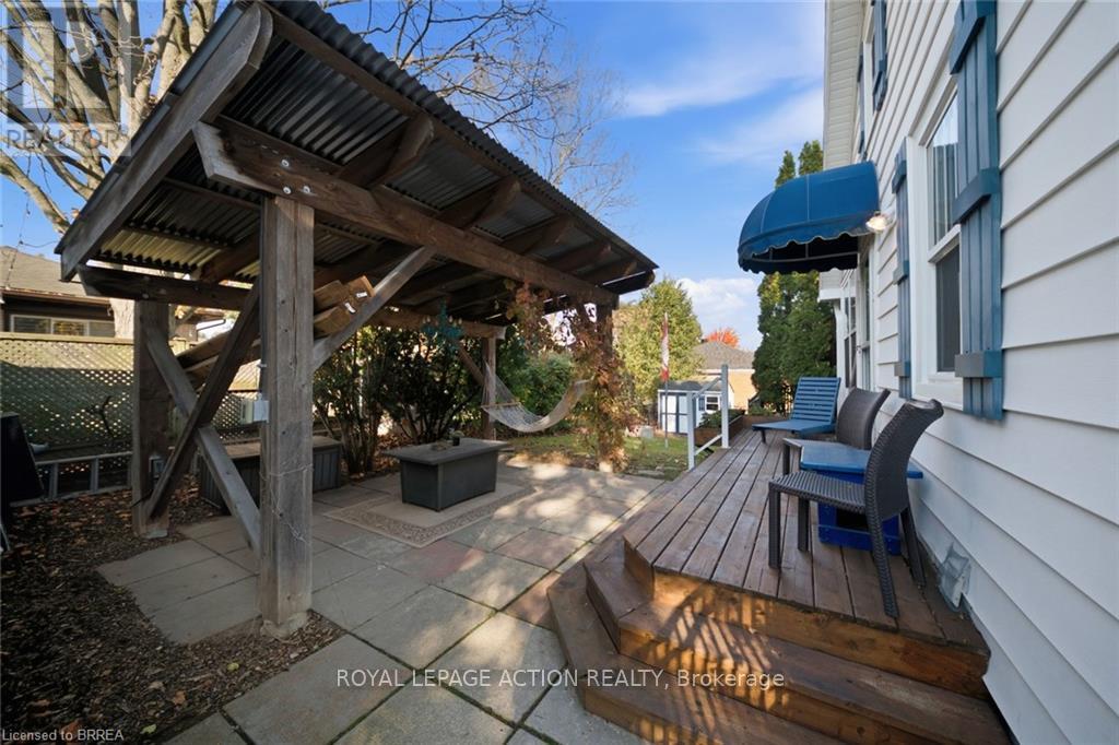 222 St George Street, Brantford, ON photo 4