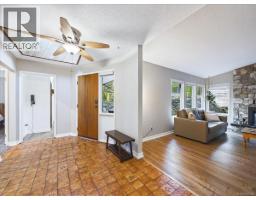 Living room - 895 Brentwood Hts, Central Saanich, BC V8M1A8 Photo 10