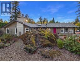 895 Brentwood Hts, Central Saanich, BC V8M1A8 Photo 28