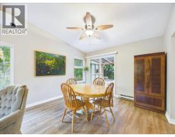 895 Brentwood Hts, Central Saanich, BC V8M1A8 Photo 15