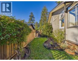895 Brentwood Hts, Central Saanich, BC V8M1A8 Photo 33