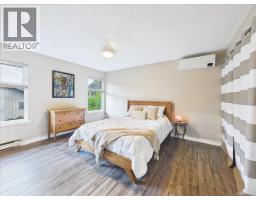 895 Brentwood Hts, Central Saanich, BC V8M1A8 Photo 21