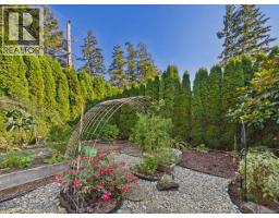 895 Brentwood Hts, Central Saanich, BC V8M1A8 Photo 32