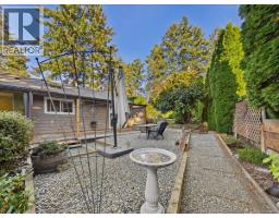 895 Brentwood Hts, Central Saanich, BC V8M1A8 Photo 36