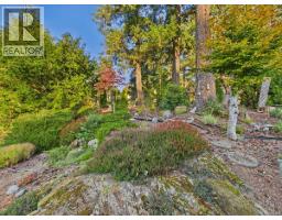 895 Brentwood Hts, Central Saanich, BC V8M1A8 Photo 41