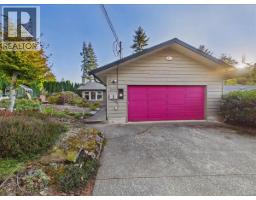 895 Brentwood Hts, Central Saanich, BC V8M1A8 Photo 27