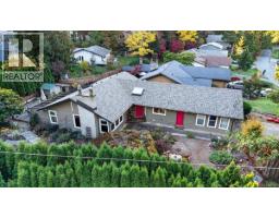 895 Brentwood Hts, Central Saanich, BC V8M1A8 Photo 45
