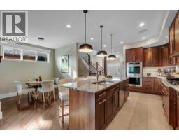 2pc Bathroom - 2532 20 Street Sw, Calgary, AB T2T4Z3 Photo 8