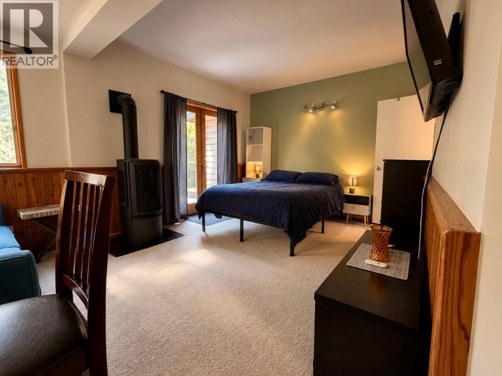 1380 QUEEN Street, Rossland - Image 1