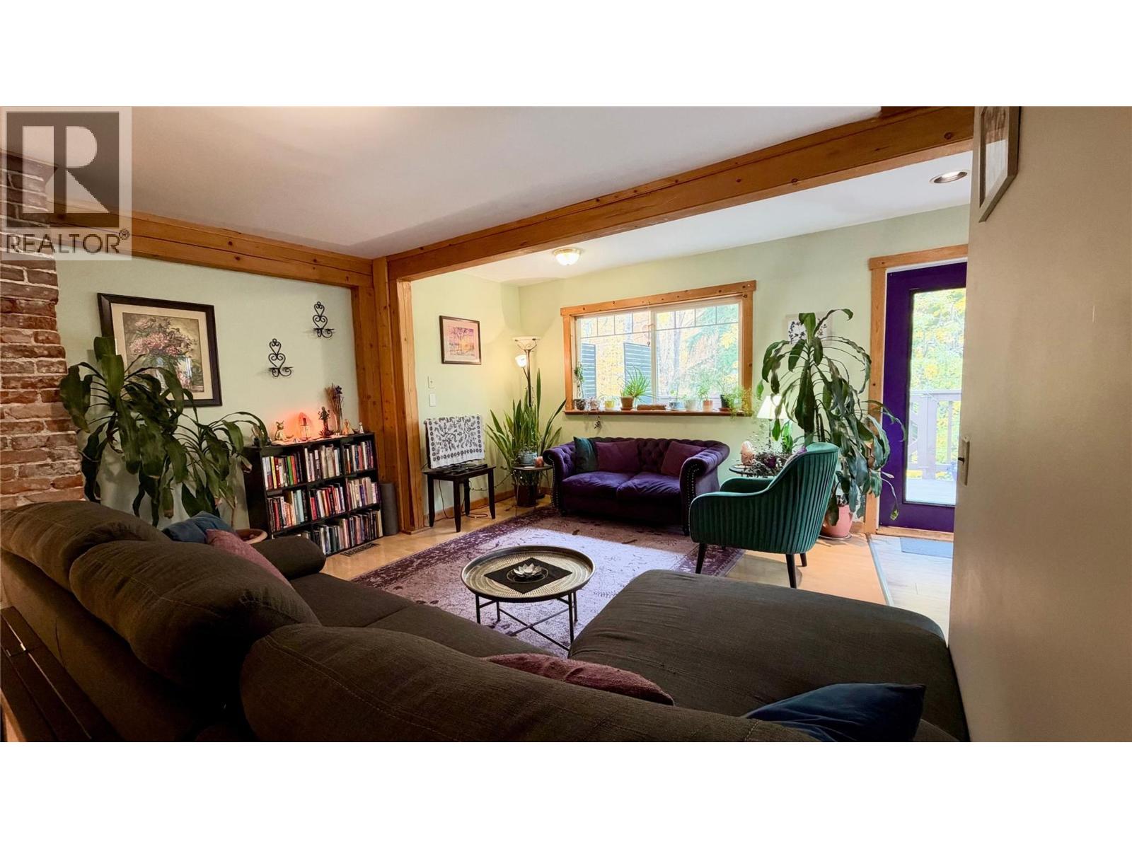 1380 QUEEN Street, Rossland - Image 1