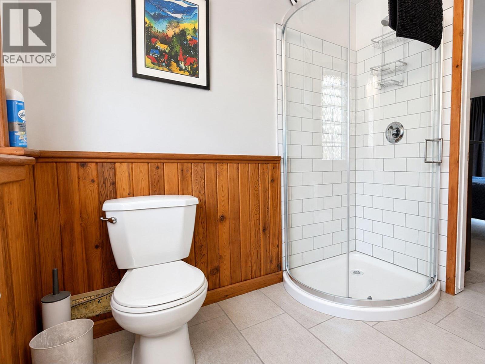 1380 QUEEN Street, Rossland - Image 1