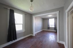 310 Boyd Avenue, Winnipeg, MB R2W1P2 Photo 7
