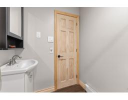 130 Ch. Du Lac-bois-franc, Val Des Monts, QC J8N1C7 Photo 18