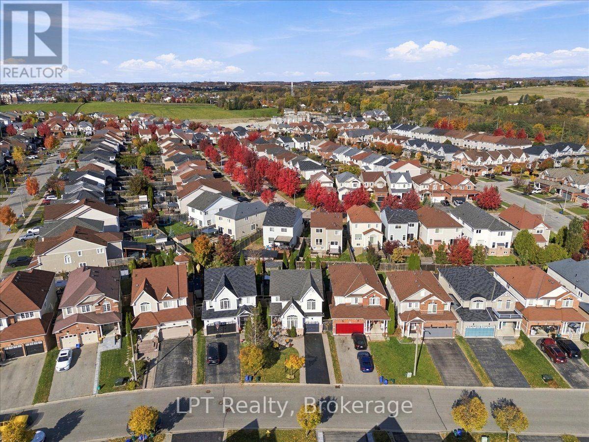 1334 Tall Pine Avenue, Oshawa, ON photo 4