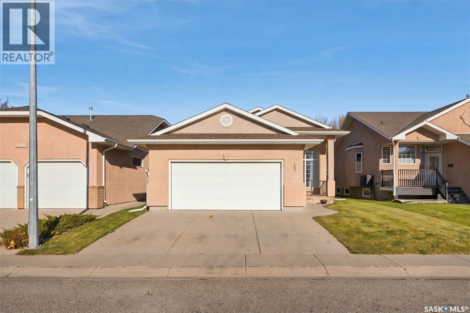 107 Sears COVE, Saskatoon — photo 2