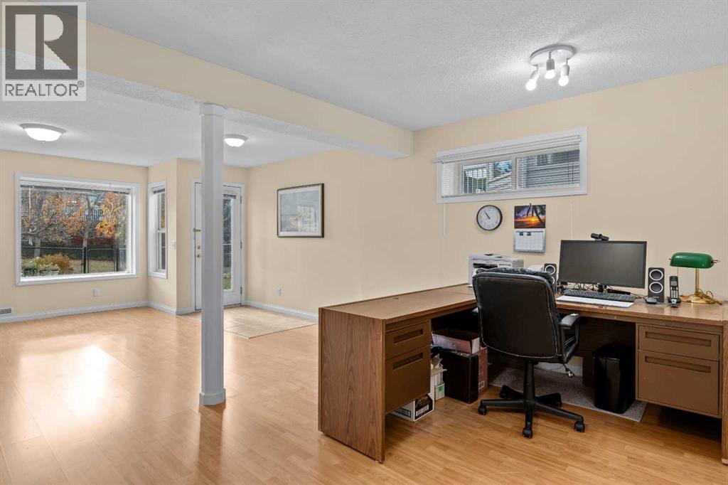 3 Tuscany Meadows Crescent NW photo 29