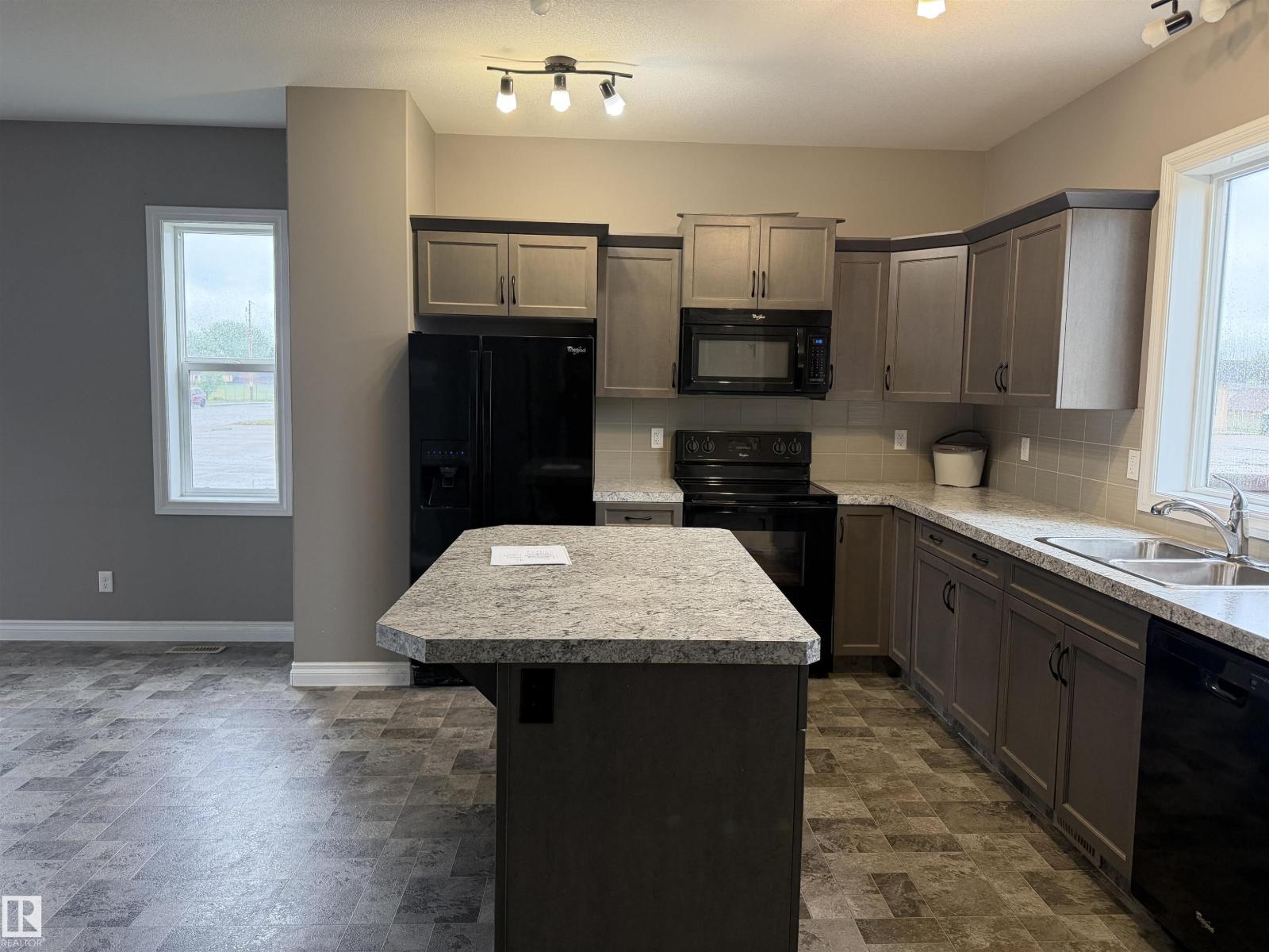 4038 56 AV, Wetaskiwin — photo 12