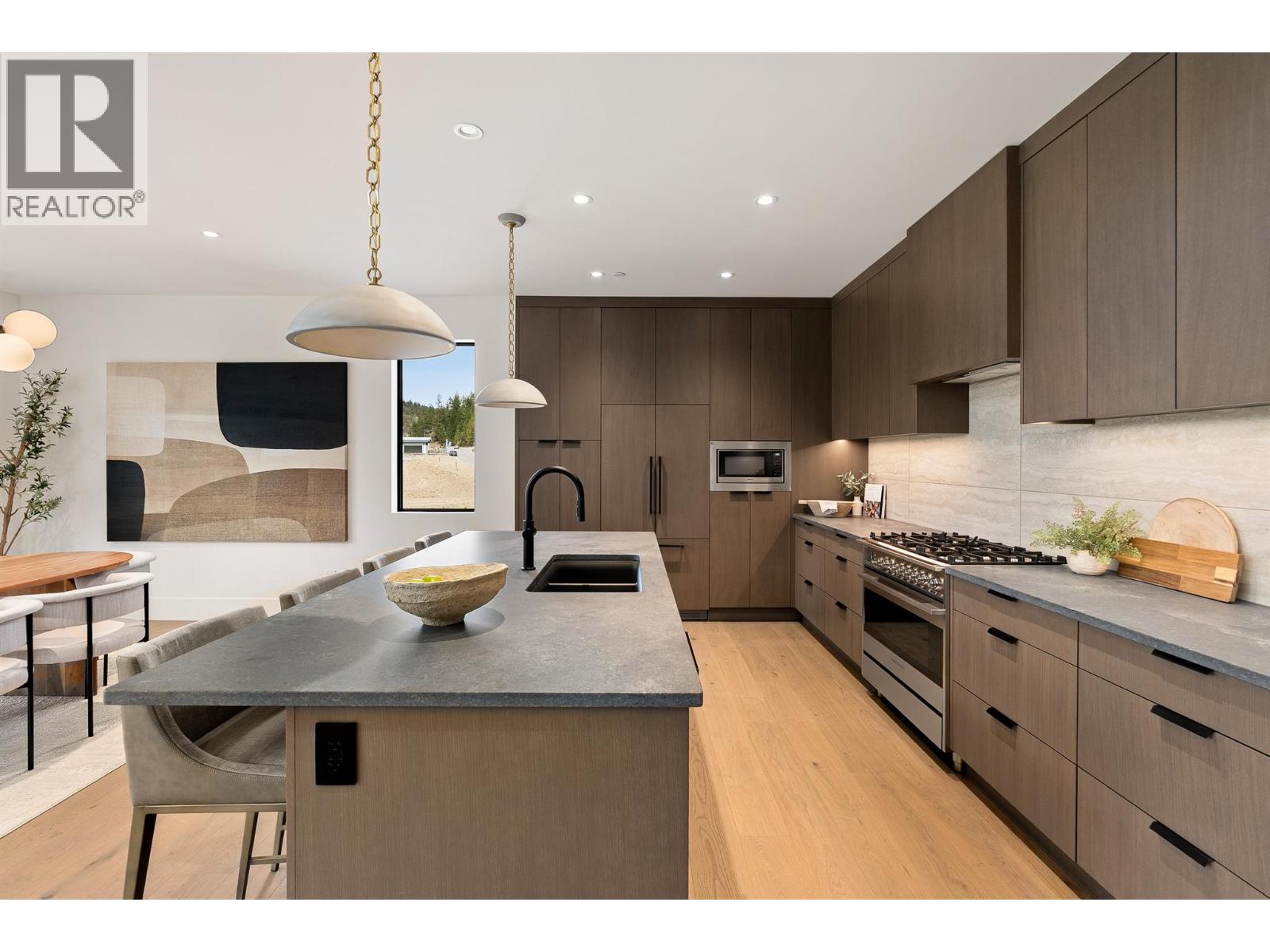 822 Predator Ridge Drive, Vernon - Image 1