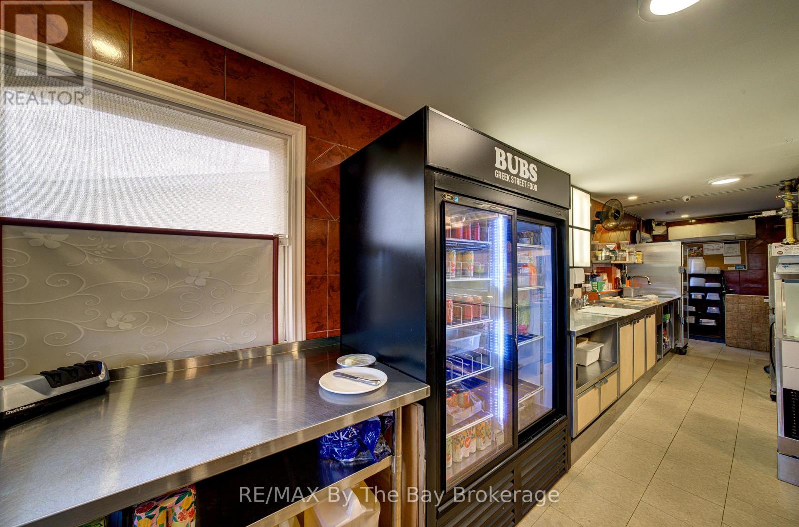 56 Yonge Street, Springwater photo 16