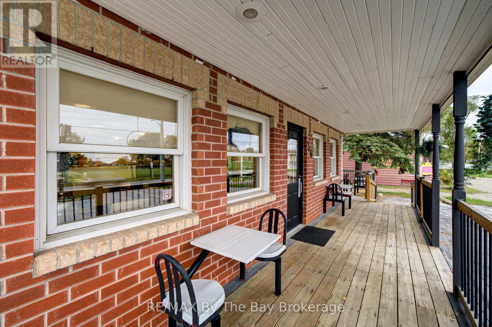 56 Yonge Street, Springwater photo 6
