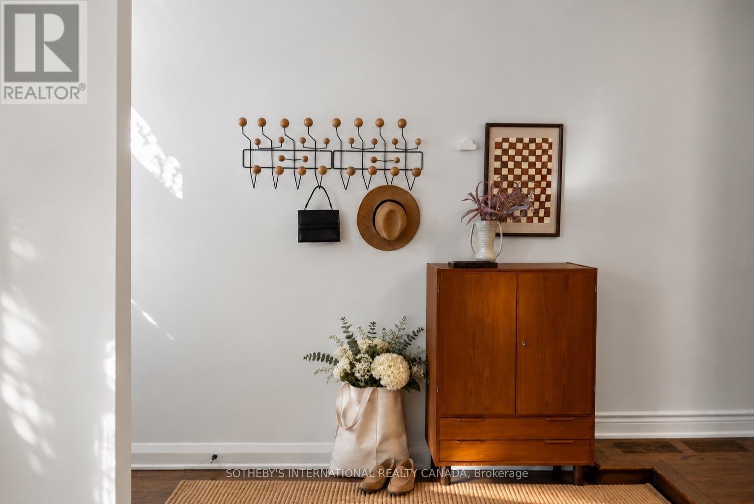 27 St Paul Street, Toronto, ON photo 4